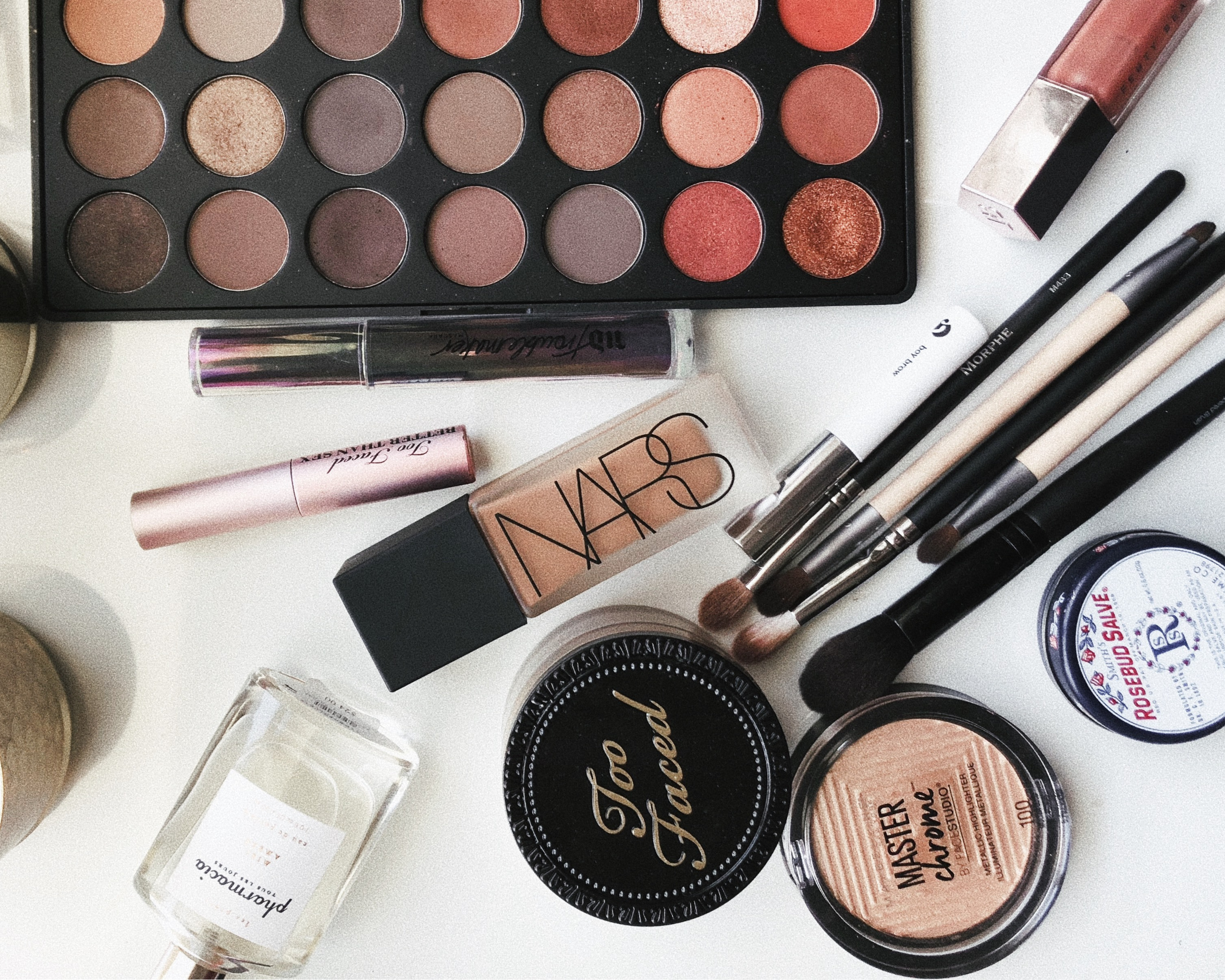 You are currently viewing Would You Try These Make-Up Hacks?