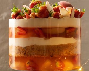 Read more about the article How to make a summer fruit trifle