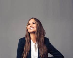 Read more about the article Chrissy Teigen Gets Candid About Giving Birth & Experiencing Loss