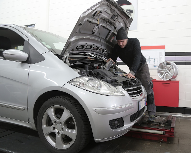 You are currently viewing 5 Questions You Need to Ask When Choosing a Mechanic