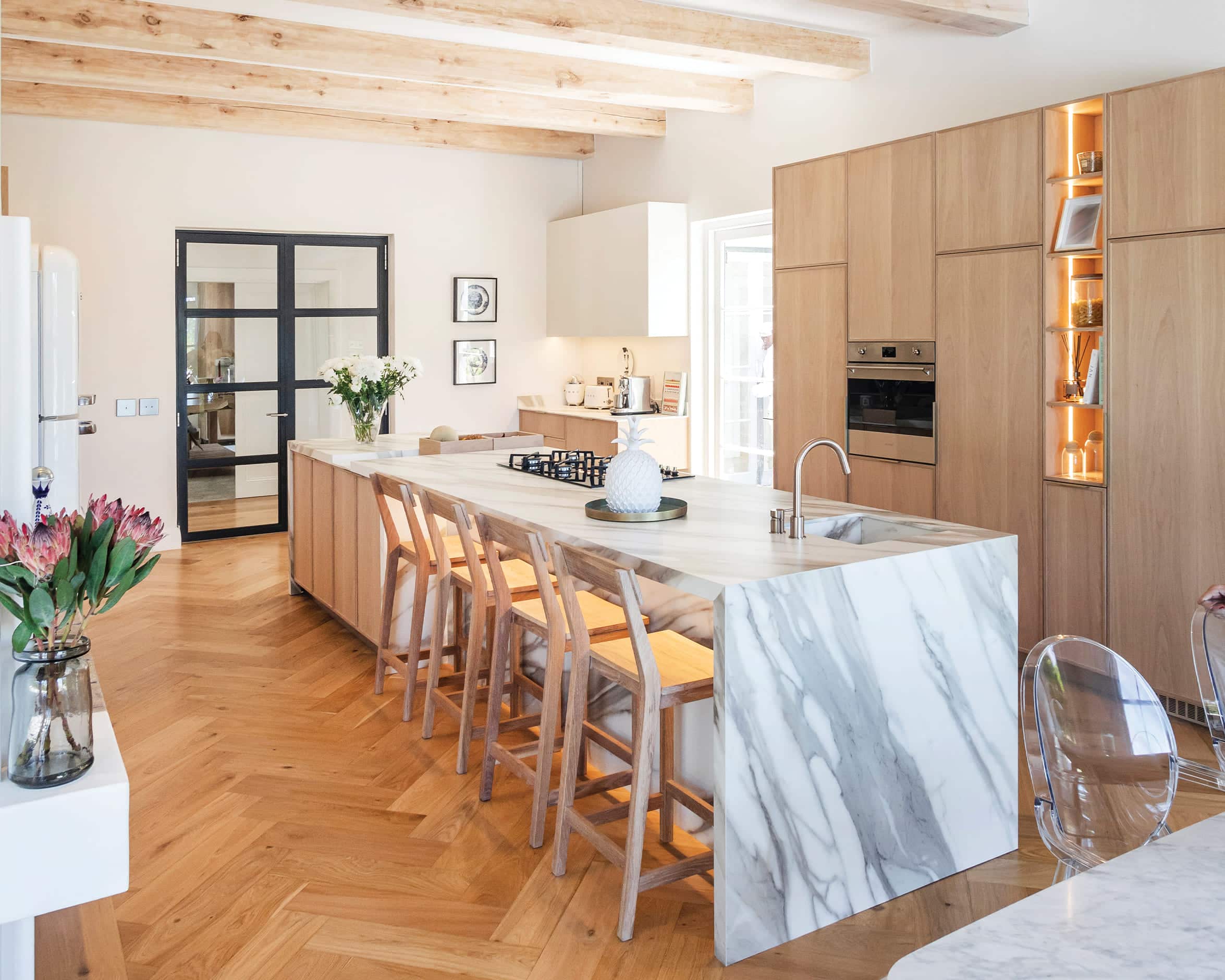 You are currently viewing 2 Kitchens transformed into modern sanctuaries 