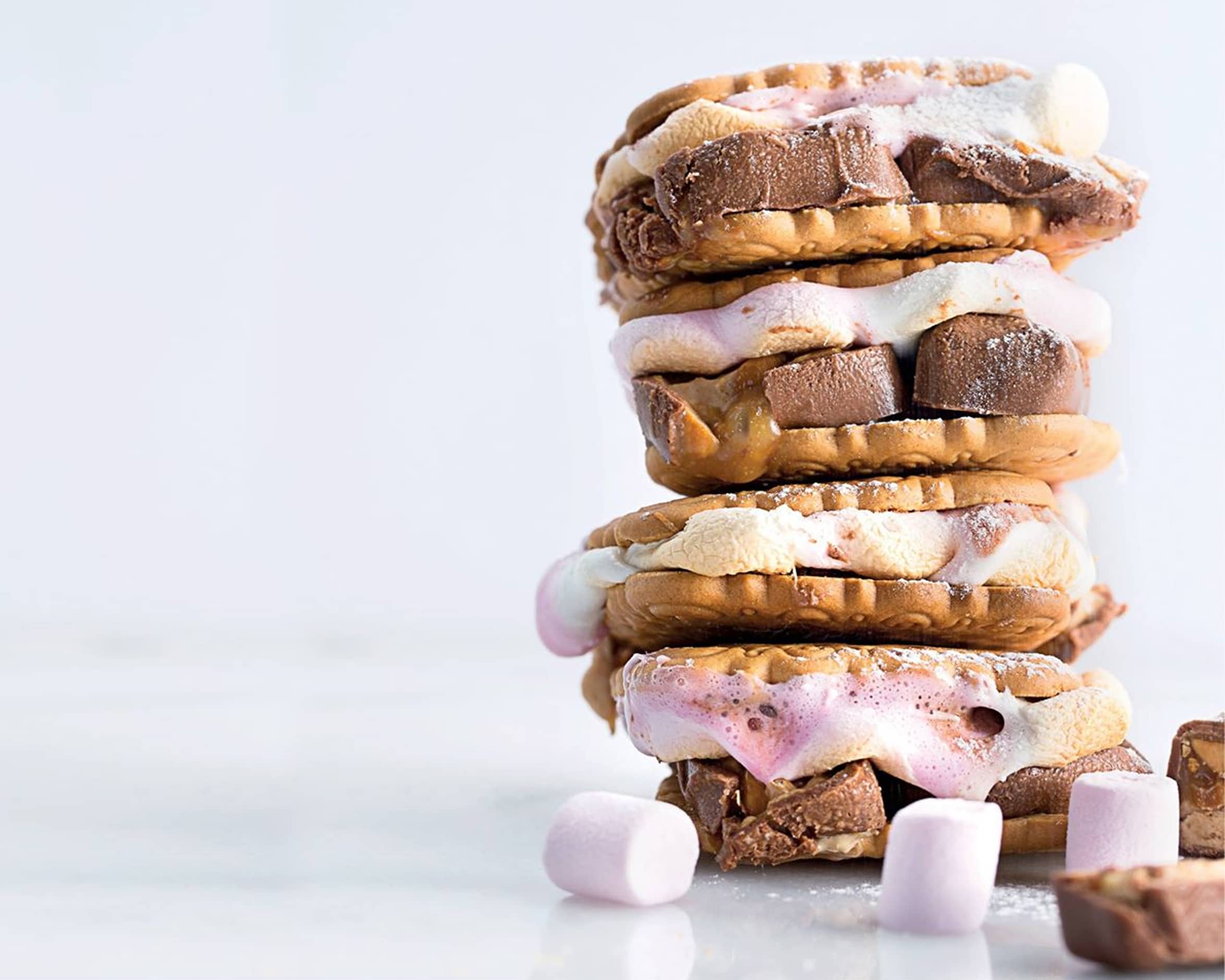 You are currently viewing 2 Yummy holiday snacks your kids will love 