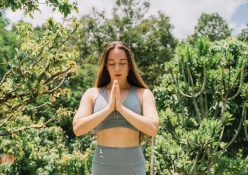 5 Yoga poses to feel your best