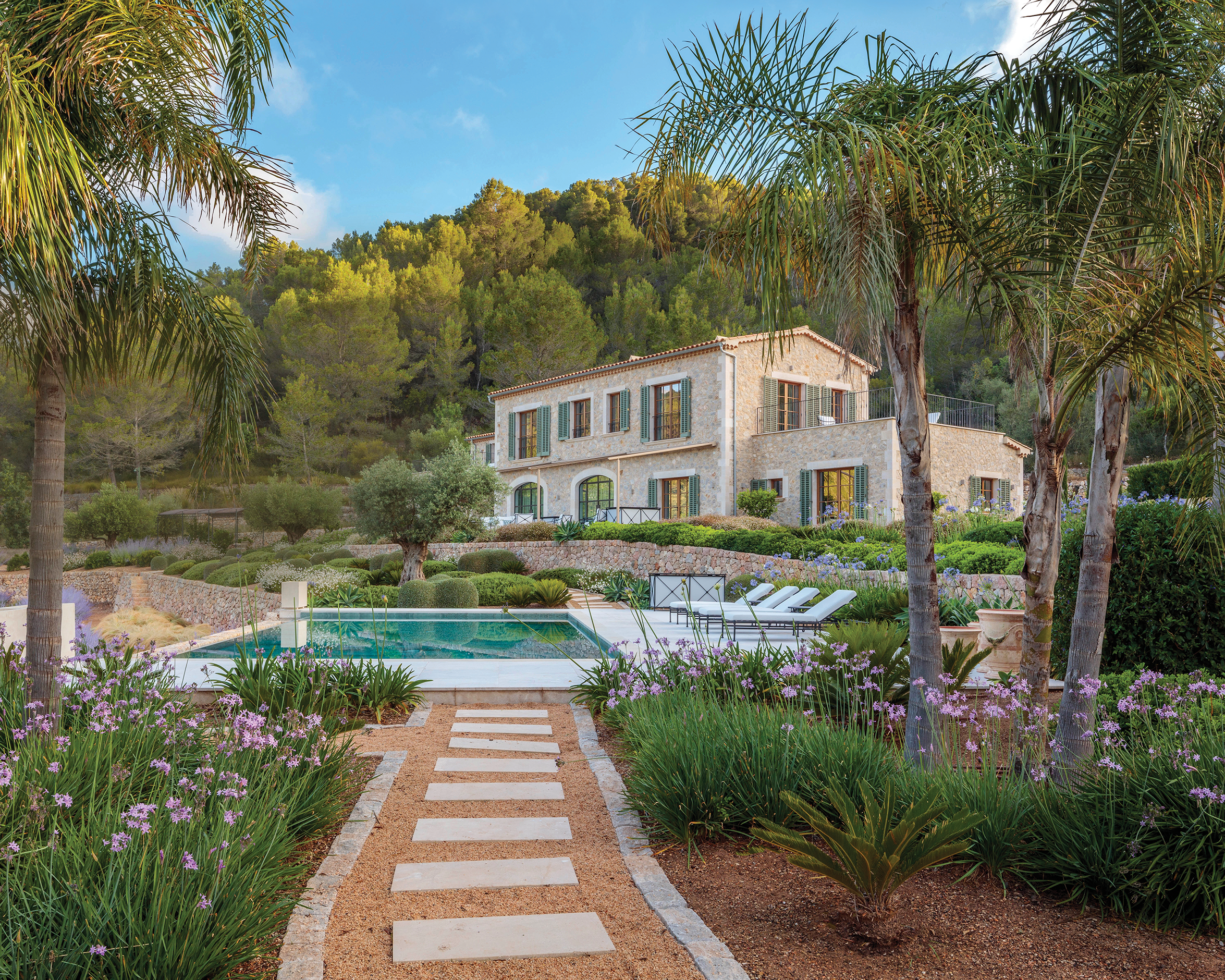 You are currently viewing A Mallorca garden in full bloom
