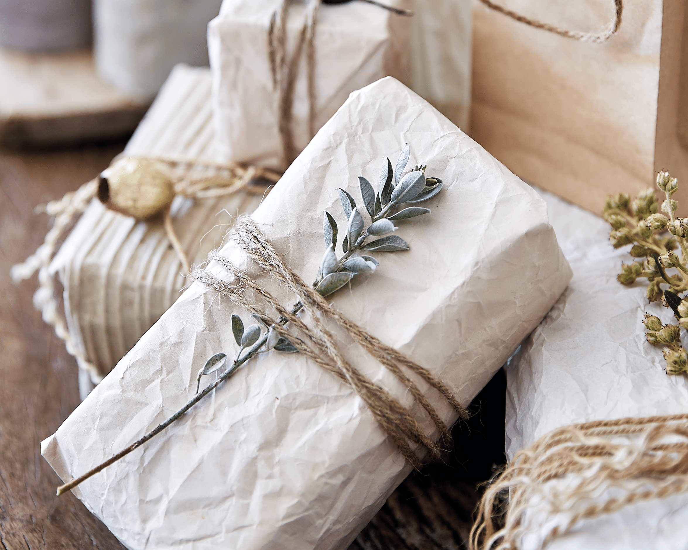 You are currently viewing Creative ways with wrapping paper this holiday 