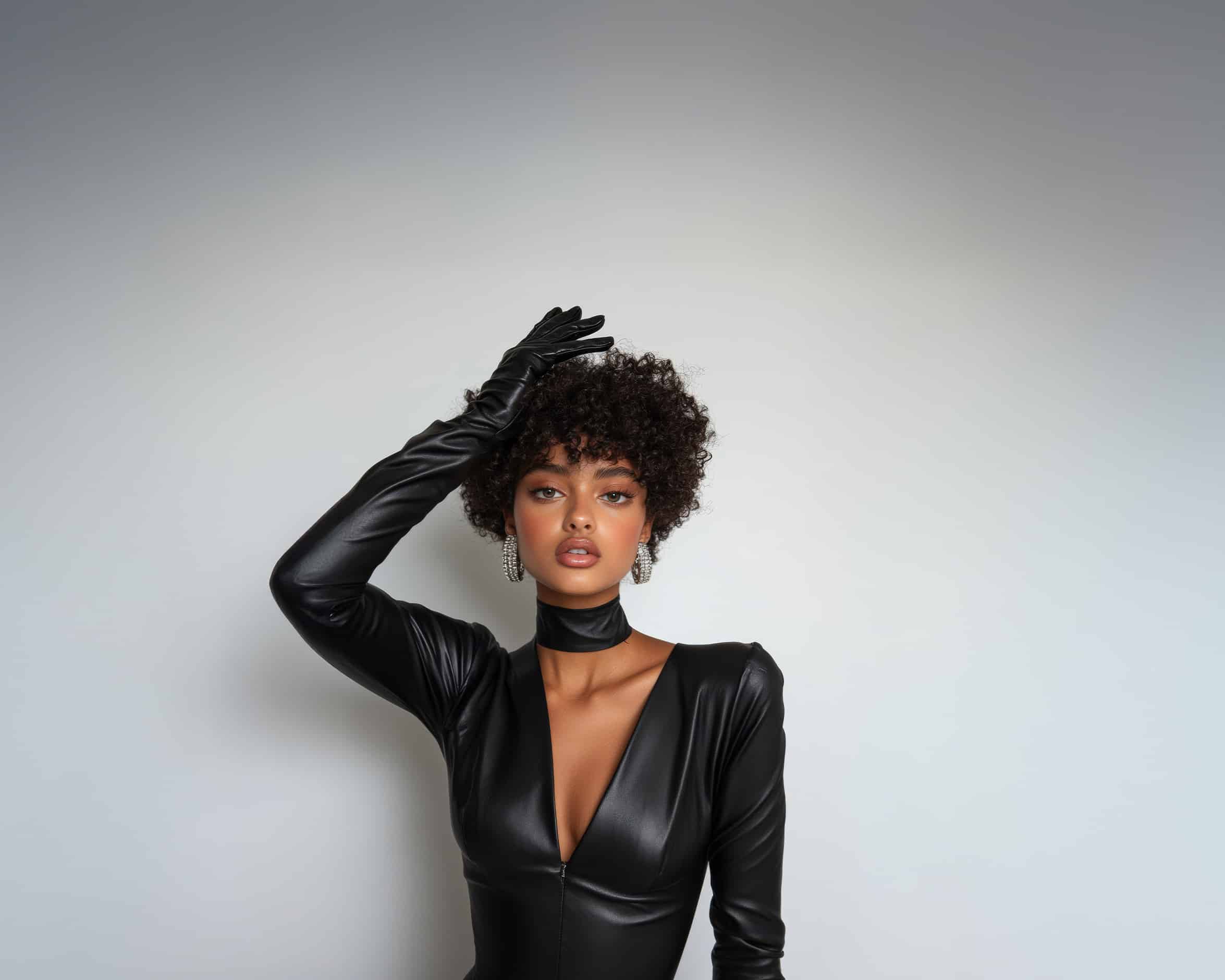 You are currently viewing 4 Stylish accessories you need this winter